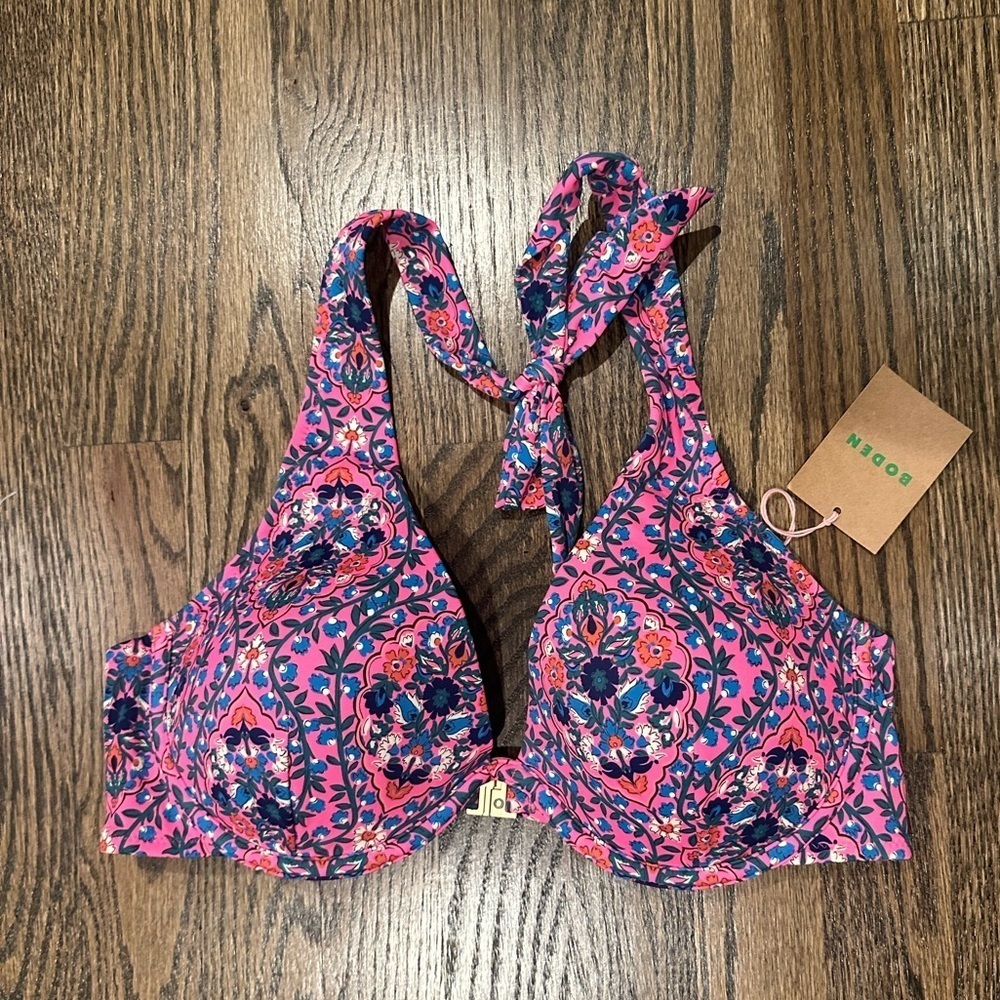 NWT pink floral cup size bikini top from Boden